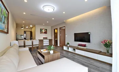 Apartamento con balcón — Luxe Paradise Suites & Hotel Tay Ho