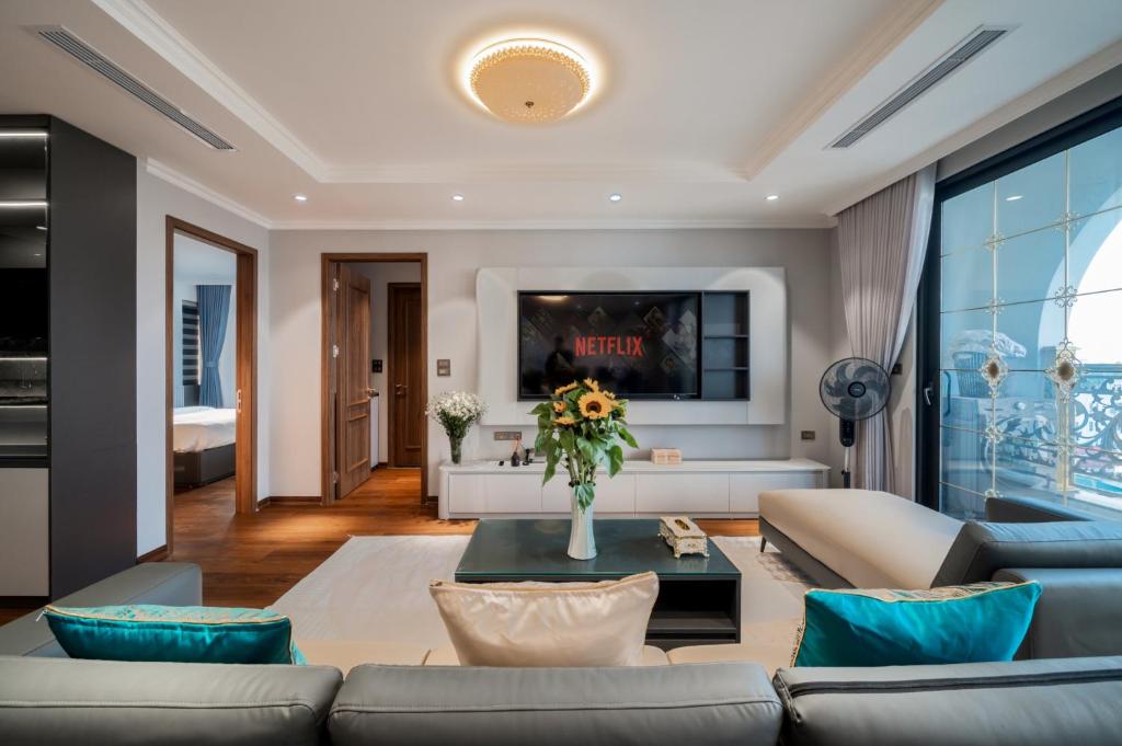 Luxe Paradise Suites & Hotel Tay Ho – Hanoi